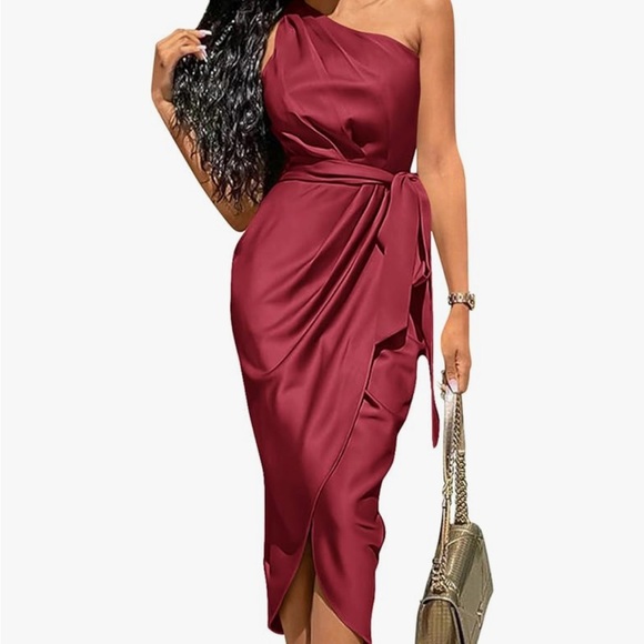 PRETTYGARDEN Dresses & Skirts - PRETTYGARDEN Burgundy One Shoulder Dress